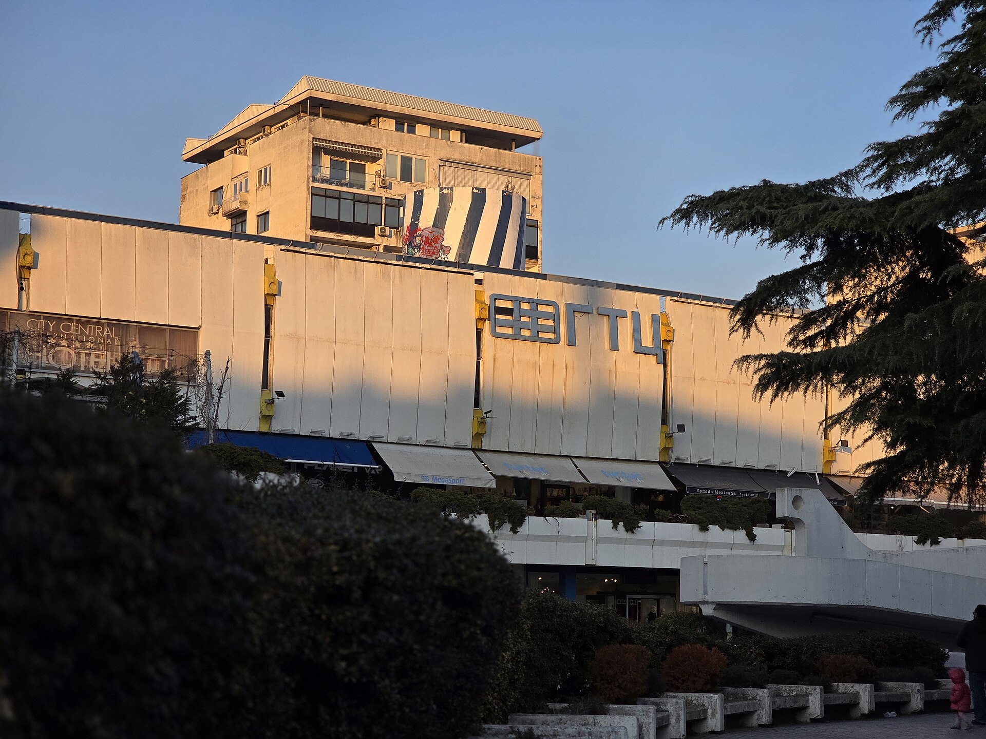 Shkupi rikonstrukton qendrën historike, tregtarët presin më shumë turistë